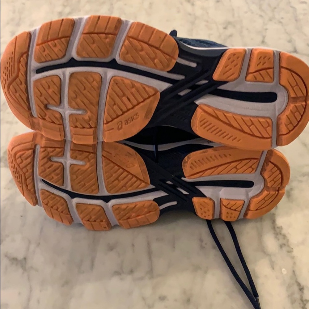 ASICS running shoes - Picture 4 of 4